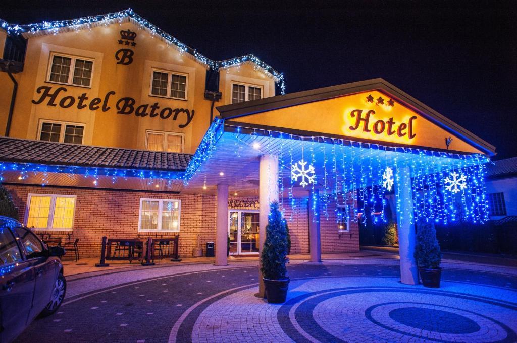 Hotel Batory Tłuszcz Exterior foto