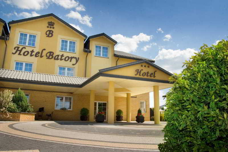 Hotel Batory Tłuszcz Exterior foto