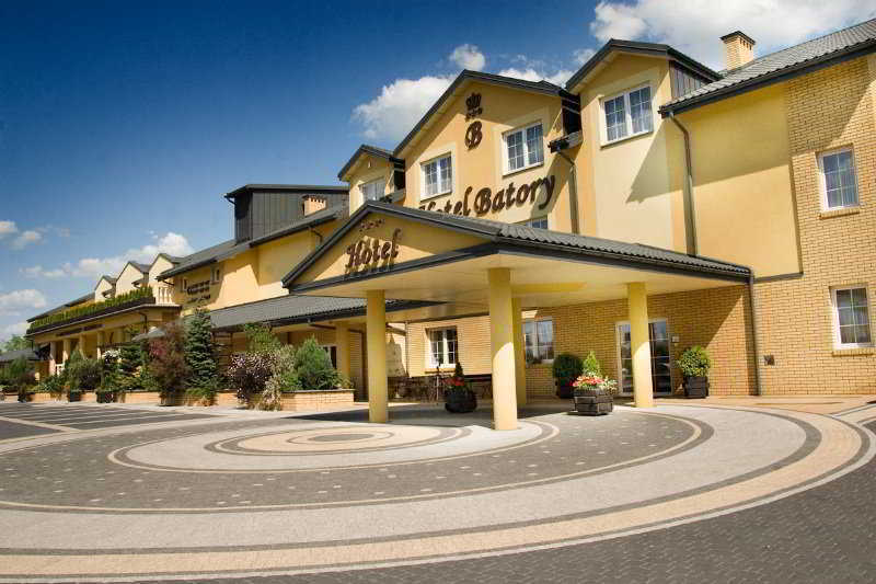 Hotel Batory Tłuszcz Exterior foto