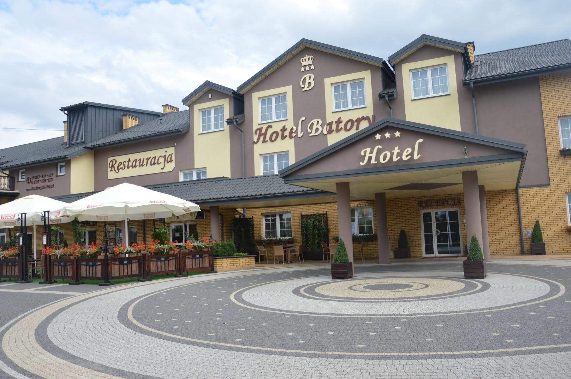 Hotel Batory Tłuszcz Exterior foto